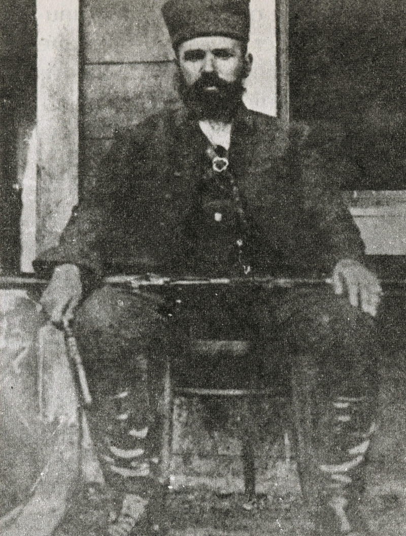 <p>Balkan Savalarndan sonra ailesiyle Anadolu'ya g eden brahim Ethem bey, Balkesir'e yerleti. Burada Bucak Mdrl, retmenlik ve 1918-1920 yllar arasnda serbest avukatlk yapan brahim Ethem bey, 20 Kasm 1920 tarihinde Demirci Kaymakamlna atand.</p>