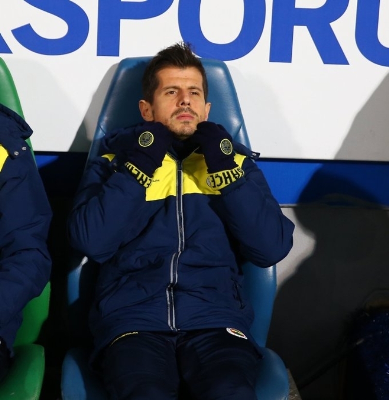 <p>Bir tak�m olu�turacaksan y�netici olarak ya da teknik adam olarak. Sil ba�tan bir �ey olu�turamayacaksan mevcut oyuncu kadrosuna g�re yapman gerekiyor.</p>