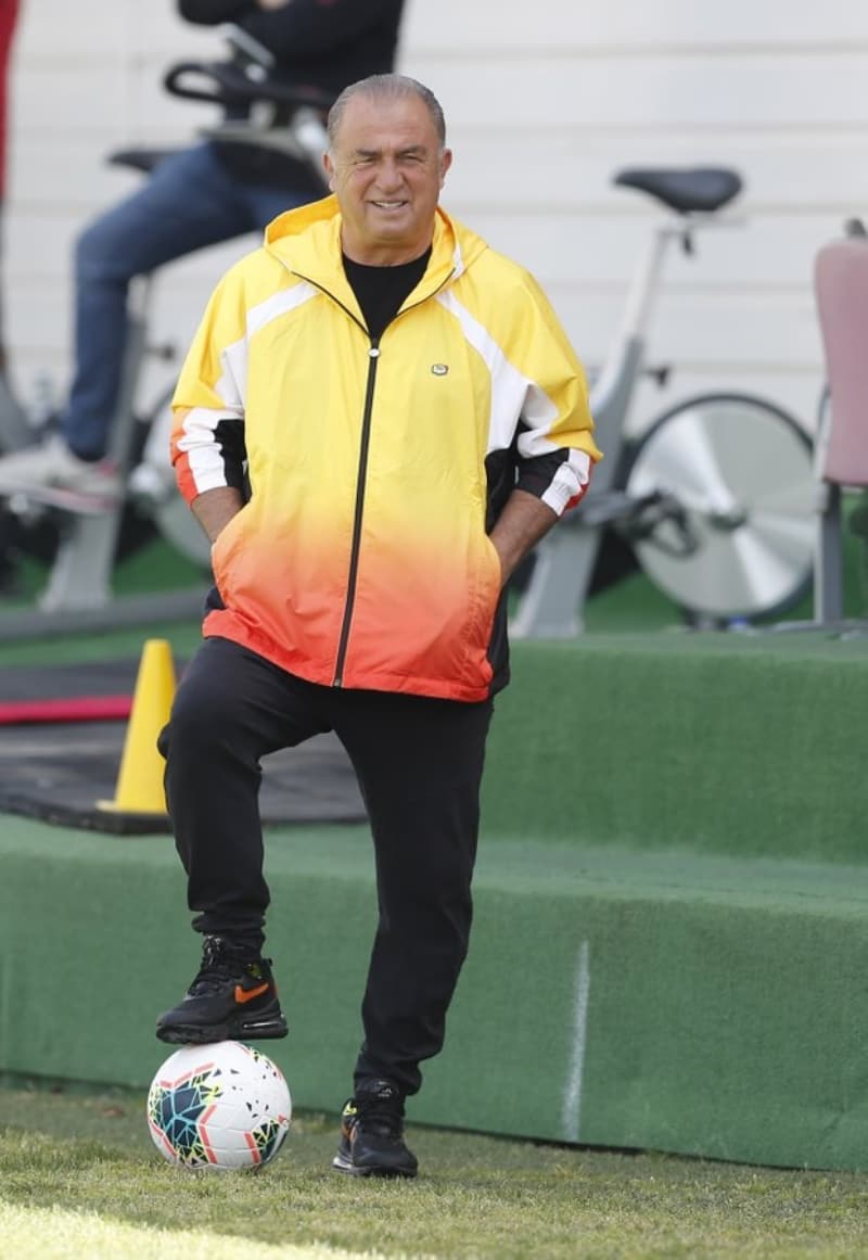 <p>Oyuncularıyla hasret gideren tecrübeli teknik adamın keyifli olması dikkat çekti.</p>