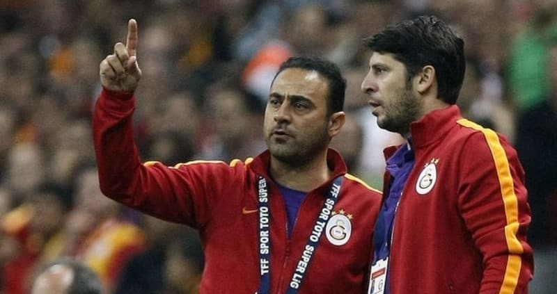 <p>Hasan Şaş'ın o dönemki istifasının sebebi sezon başında oynanan Denizli maçında kendisine yapılan saldırı karşısında yönetimin sessiz kalmasıydı. Bu defaki ayrılığın sebebi biraz daha farklı.</p>