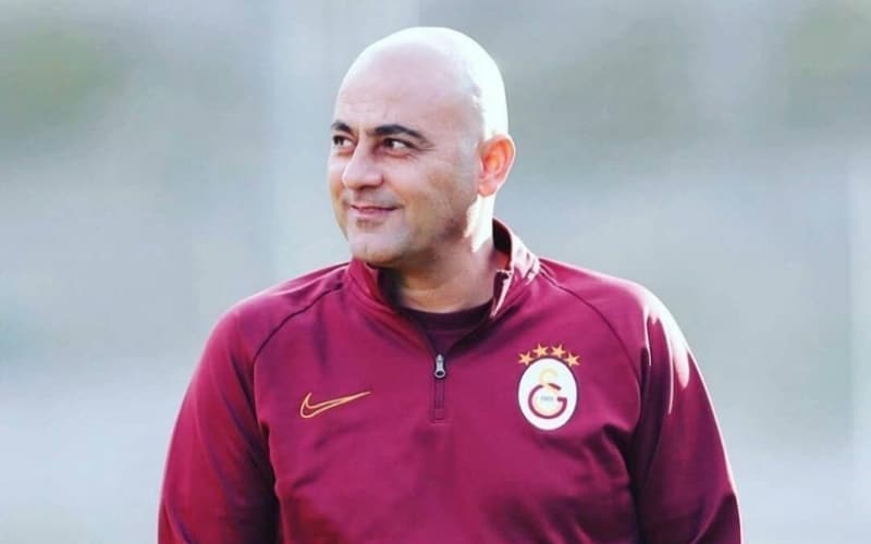 <p>Gelen bilgilere göre; Fatih Terim'in tüm takımla gerçekleştirdiği telekonferansa Hasan Şaş'ın çağrılmaması, yardımcı hocayı üzdü.</p>