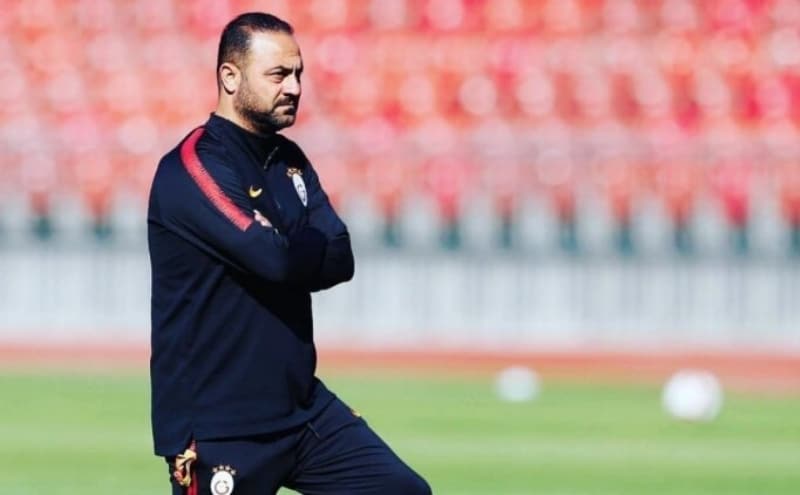 <p>Özellikle yabancı futbolcular ile Hasan Şaş arasındaki iletişim iyi değildi. Sebebi ise oyuncular sergiledikleri performansı Hasan Şaş’ın tesislerde sık sık maliyetlerini de öne sürerek eleştirdiği düşüncesindeydi. Bu nedenle yabancı oyuncuların Hasan Şaş’a yaklaşımı mesafeli ve soğuktu.</p>