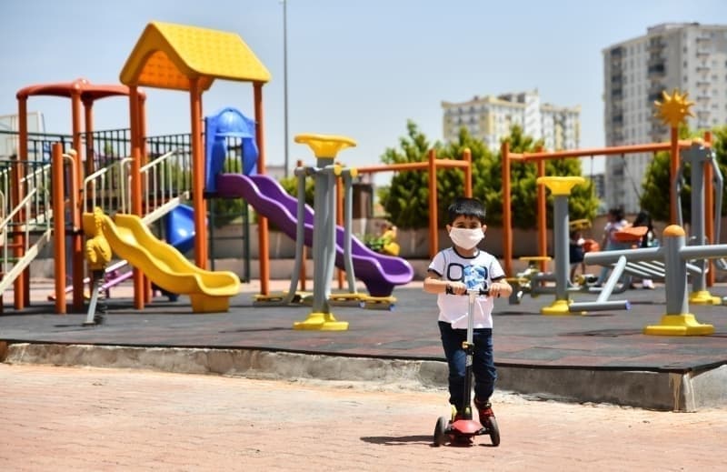 <p>Dişdiş, uzun bir aradan sonra evden çıktığını, çok mutlu olduğunu ve annesiyle bir süre gezeceğini belirtti.</p>