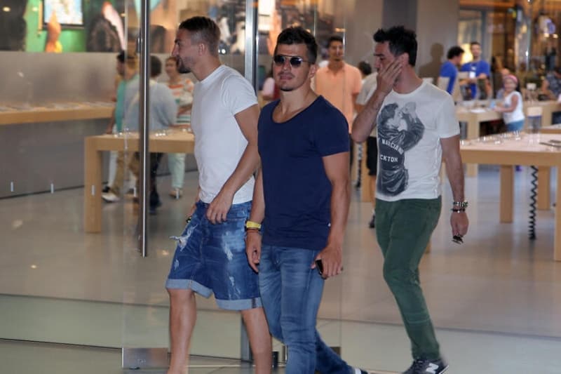 <p><b>CEVAP NET </b></p><p>Torunoğulları'nın telefonda yapılan konuşmada 'Prensip olarak anlaştık sanıyordum. Çıkan sözlerin bir gerçeklik payı var mı' diye sorduğu bildirilirken, tecrübeli futbolcunun cevabı ise net oldu.</p>