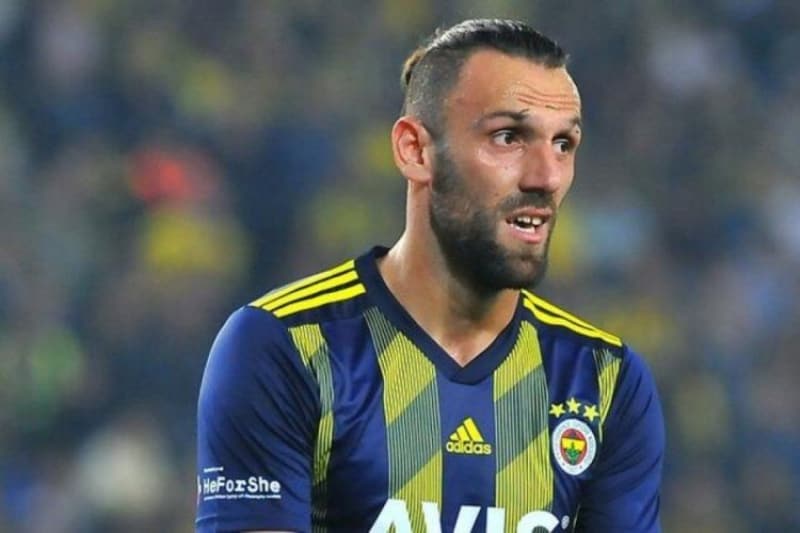 <p>Napoli, Vedat Muri iin harekete geebilir ancak ncelikle Milik takmdan ayrlmal. u an itibariyle onunla daha ok ilgilenen takm Lazio.' ifadelerini kulland.</p>