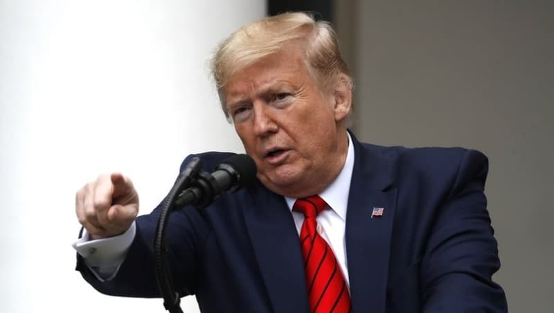 <p>Ancak yapay zekayı gazetelerin manşetlerine taşıyan olay onun başarısı değil bozulması.</p>