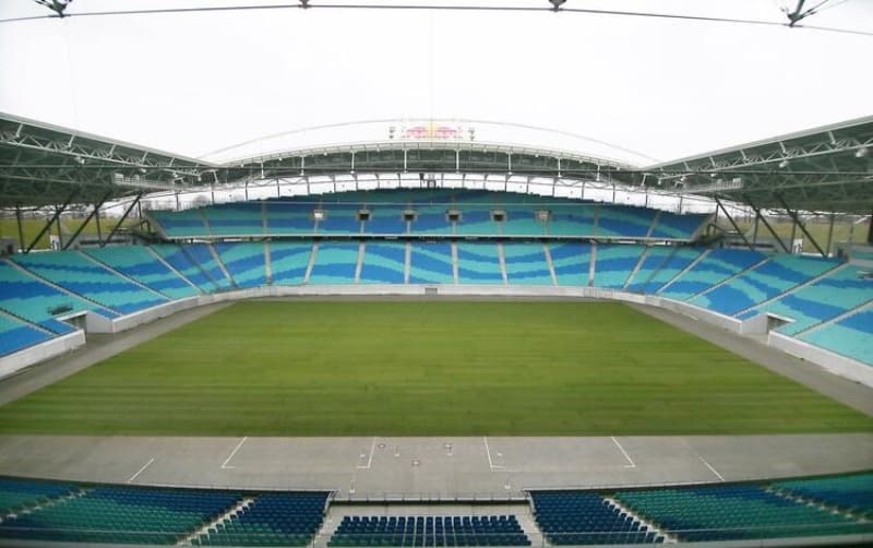 <p>Leipzig: Kendi tesisini dış dünyaya kapattı Borussia Mönchengladbach: 88 Euro </p>