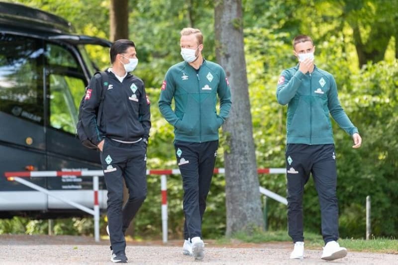 <p>İşte Bundesliga ekiplerinin kalacakları otellerde bulunan odaların gecelik fiyatları: </p>