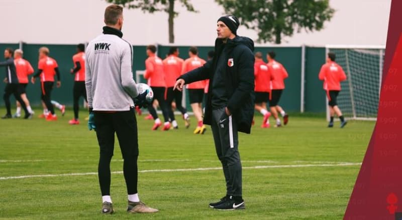 <p>Hertha Berlin: 114 Euro Augsburg: 68 Euro </p>