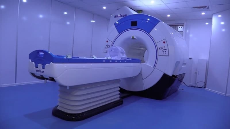 <p><b>- 'MLL TEKNOLOJ HAMLES LKENN GNDEMNDE DAHA SICAK TUTULMALI'</b><br></p><p>Veri ve grnt ileme sitemlerine dair dier savunma irketlerinin almalarnn sonularnn da yaknda retime katk yapacan belirten Demir, bu anlamda Milli Teknoloji Hamlesi'nin lkenin gndeminde daha scak tutulmas ve yurt iinde gelitirilen her alandaki teknolojilerin oklu kullanmnn nemine dikkati ekti.</p>