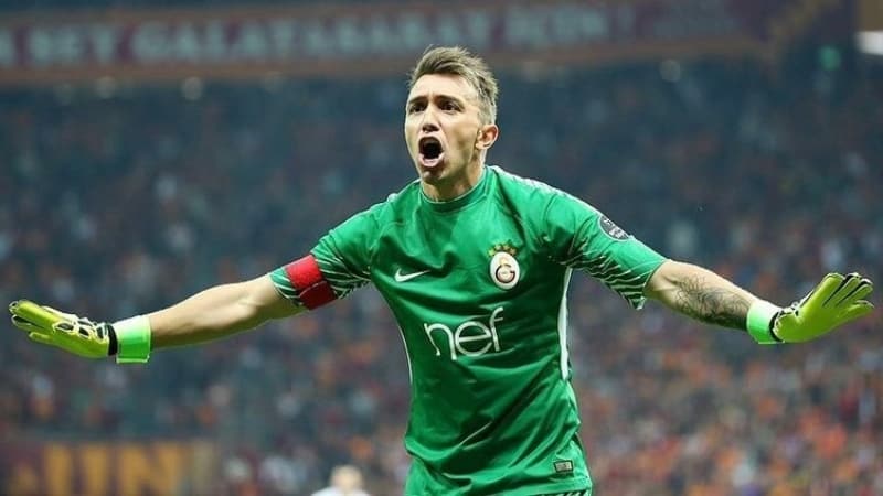 <p><b>MUSLERA</b></p><p>Güncel Ücret: 3 milyon 575 bin Euro</p><p>İndirimli Ücret: 3 milyon 38 bin Euro</p>