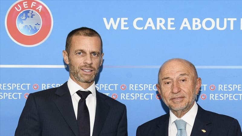 <p><b>'FUTBOL ARTIK GERİ DÖNMELİ'</b></p><p><br></p><p>'Koronavirüs pandemisi, sadece futbolu değil tüm iş sektörlerini dizlerinin üstüne çöktürdü. Öncelikler tabii ki kamu sağlığı yönündedir. Bu kısmı atlamıyoruz. Ancak, tüm diğer iş sektörleri gibi futbol sektörü de önlemlerini alarak yeniden hayata dönmeli. Bilim adamlarının belirlediği kurallara uyarak futbola geri döneceğiz. Ulusal ligler de, bilim adamlarının önerileri ve kuralları doğrultusunda başlamalı. Biz turnuvalarımıza, sportif temelli sonuçlarla öne çıkan takımların katılmasını istiyoruz. Sporun doğası böyledir.'</p>