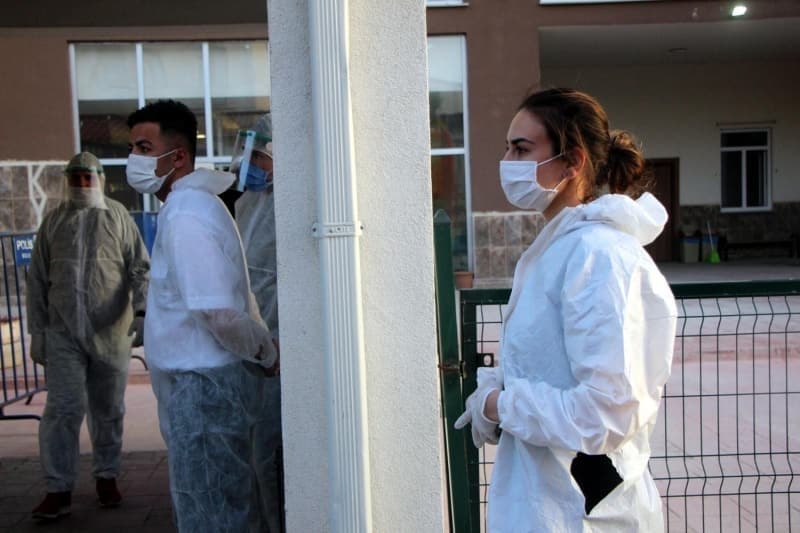 <p>Havalimanında sağlık kontrolleri yapılan vatandaşlar, otobüslerle Bolu'ya ulaştırıldı. </p>