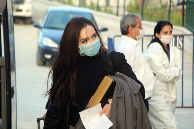 <p> Polisin güvenlik önlemi aldığı yurda yerleştirilenler, koronavirüs tedbirleri kapsamında 14 gün karantina altında tutulacak.</p>