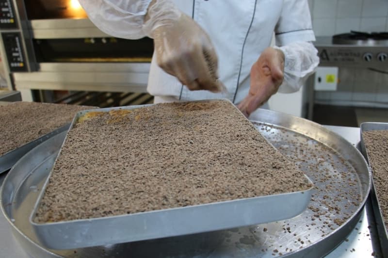 <p>Haftada bir gün iş yerlerimiz, araçlarımız her gün dezenfekte ediliyor. </p>