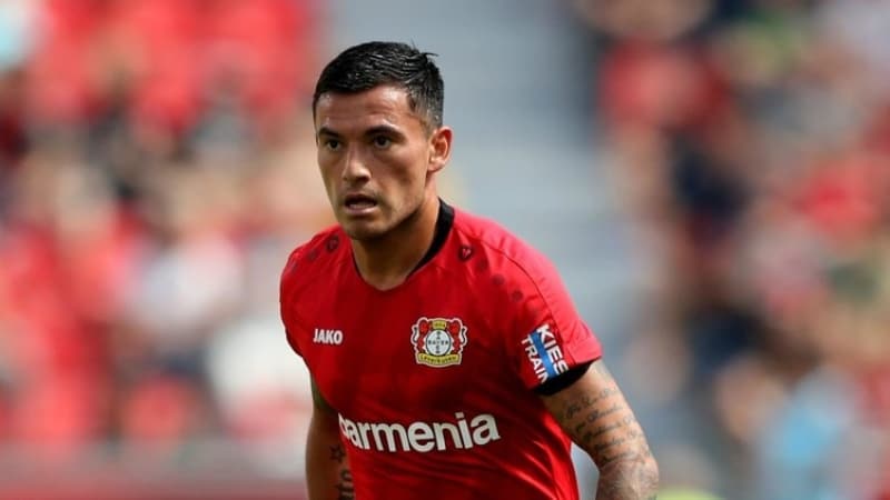 <p>Charles Aranguiz</p>