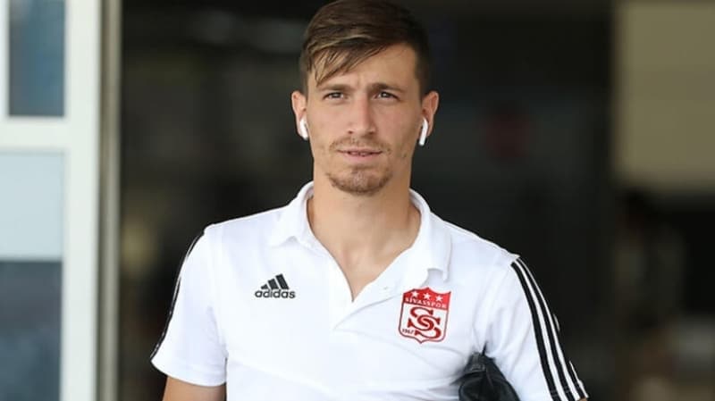 <p>Bilinmelidir ki T�rk tak�mlar�n�n, T�rk oyuncularla gelecek sezon i�in protokol (�n anla�ma) yapmas�n�n TFF taraf�nca bir ger�eklili�i olmamakla beraber bu durum cezai �arta ba�lanm��t�r.</p>