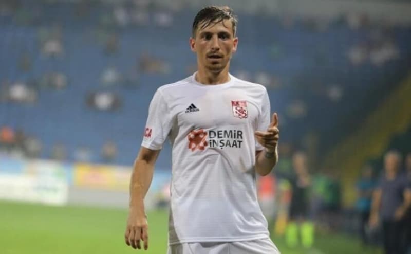 <p>Bu arada Mert Hakan Yanda� ve benim bu konuda hi�bir bas�n yay�n organ�na r�portaj�m olmam��t�r.</p>