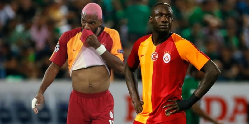 <p>Hollanda'da sezonun tescil edilmesiyle birlikte sözleşmesi de sona eren Babel Galatasaray'a dönecek.</p>