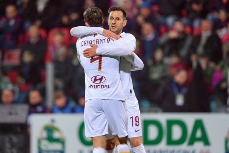 <p>'Beşiktaş ve F.Bahçe, Atletico Madrid'in Hırvat golcüsüyle ilgileniyor. Hırvat golcü, şu anda Roma'da kiralık oynuyor.</p>