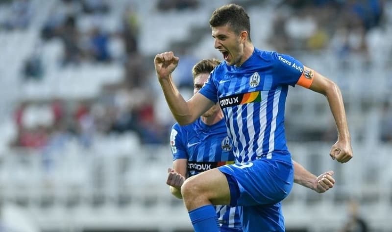 <p>Hırvat ekibi Osijek ile 1 yıl daha sözleşmesi bulunan 1.88 boyundaki forvet, bu sezon oynadığı 29 resmi karşılaşmada 19 gol sevinci yaşadı.</p>