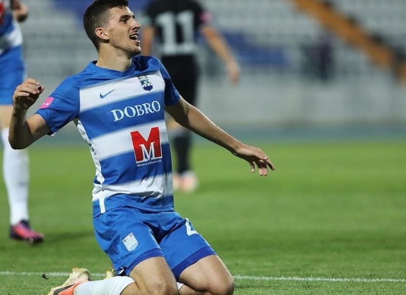 <p>Öte yandan takımdan ayrılmasına kesin gözüyle bakılan Vedat Muriqi'nin yerine arayışlarını sürdüren Fenerbahçe ile ilgili Hırvatistan'dan önemli bir iddia ortaya atıldı.</p>