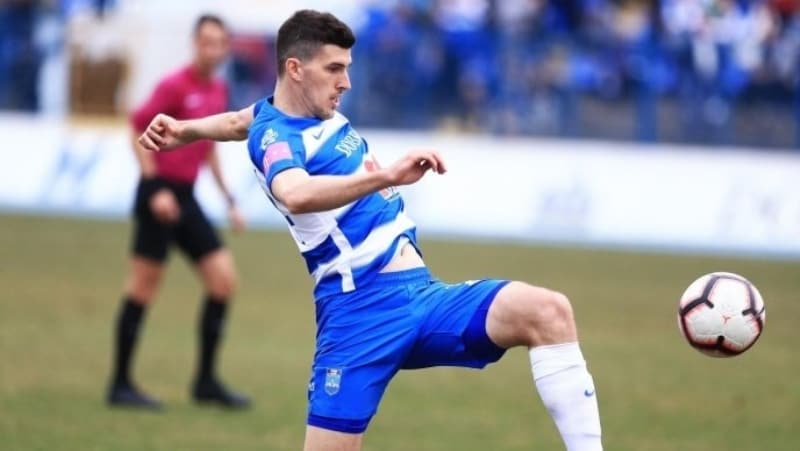 <p>Bosna Hersek asıllı olan 24 yaşındaki oyuncu, son iki sezonda gösterdiği performansla Hırvatistan'da öne çıkan isimlerden oldu.</p>