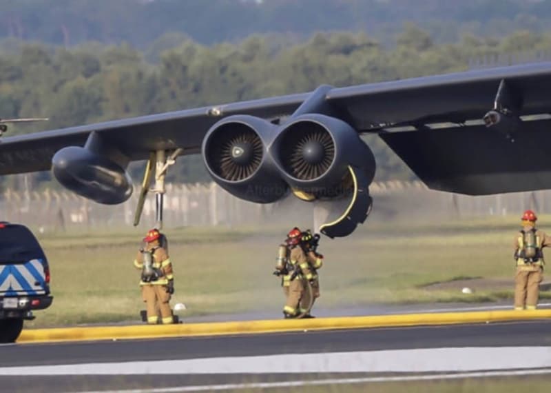 <p>Yenileme srecinde her B-52'nin sekiz adet motora ihtiyac var.</p>