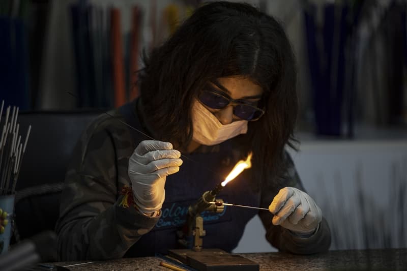 <p><b>- HEDYE TEKLF OCUKLARDAN GELD</b><br></p>