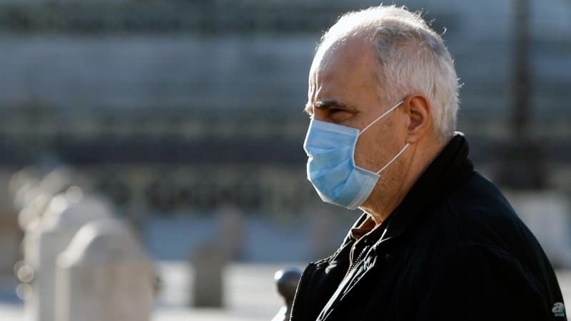 <p>65 ya st vatandalarn Ramazan Bayram ncesi ehirler aras seyahat yasa kaldrld. Gittikleri yerde 1 ay kalmak artyla ehirler aras seyahate kabilecekler. </p>