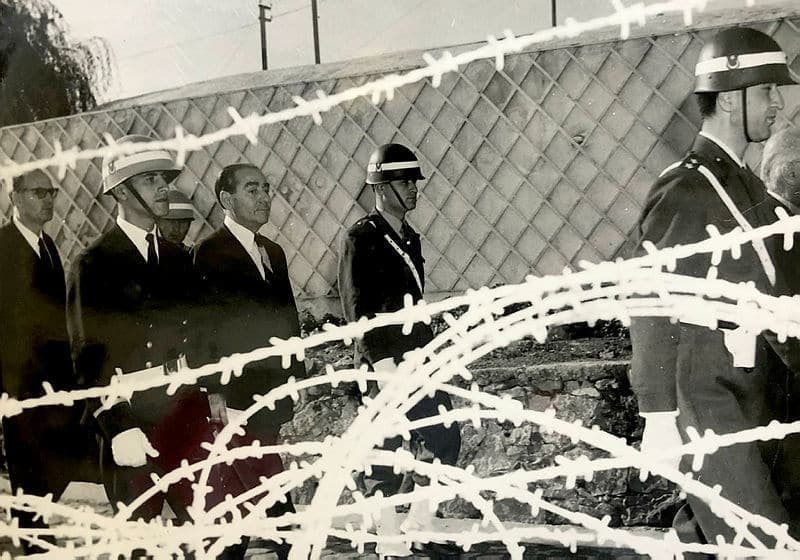 <p>Türk demokrasi tarihinde kara bir leke olarak hatırlanan 27 Mayıs 1960 darbesinin ardından 592 kişilik Demokrat Parti kadrosunun 11 ay boyunca sözde yargılamaları yapıldığı Yassıada'da demokrasinin simgesi haline getirilerek Demokrasi ve Özgürlükler adası adıyla yeni görünümüne kavuşturuldu. </p>