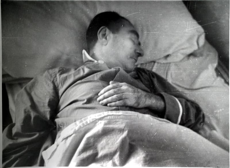 <p>6-7 Eylül 1955'teki olaylarda, Beyoğlu başta olmak üzere azınlıkların yaşadığı semtlere, kiliselere ve mezarlıklara saldırılar oldu. Bunun sonucunda birçok azınlık mensubu Türkiye'yi terk etti.</p>