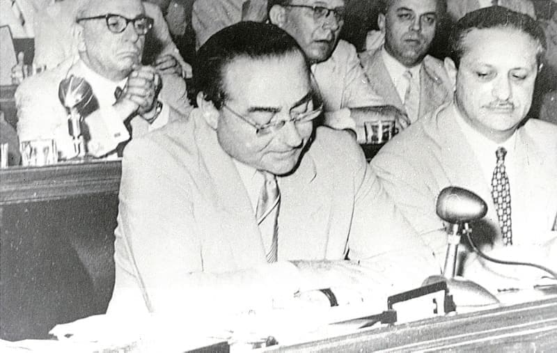<p>Bu saldırının yanı sıra İnönü, İstanbul'a dönüşünde arabasıyla şehre girerken bir grubun saldırısına uğradı. Bu olayda ise 'polis ve askerin göstericilere müdahale etmediği' iddia edildi.</p>