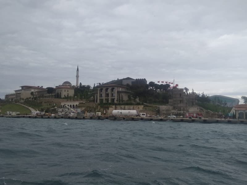 <p>Demokrasi ve Özgürlükler Adası</p>