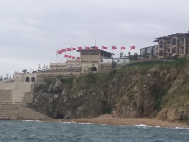 <p>Demokrasi ve Özgürlükler Adası</p>
