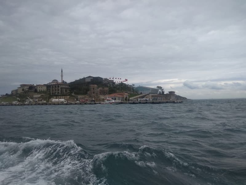 <p>Demokrasi ve Özgürlükler Adası</p>