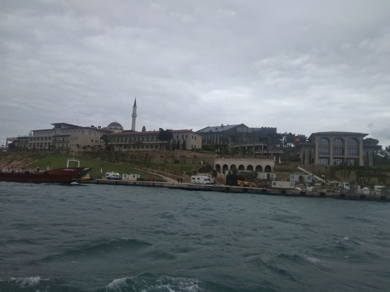 <p>Demokrasi ve Özgürlükler Adası</p>