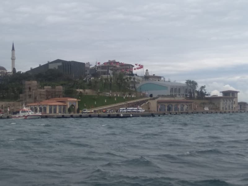 <p>Demokrasi ve Özgürlükler Adası</p>