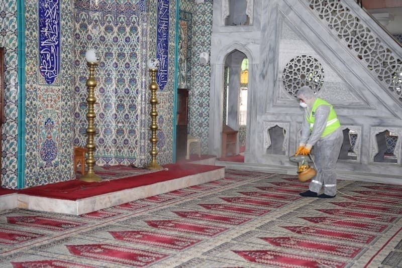 <p><b>EYÜPSULTAN CUMA NAMAZI KILINACAK CAMİLER</b></p><p><br></p><p>AĞAÇLI MH.C.</p><p>AĞAÇLI MH.RAĞIP KUTMANGİL C.</p><p>AKPINAR MH.C.</p><p>ALİBEYKÖY SÜLEYMAN ÇELEBİ C.</p><p>SELİMPAŞA C.</p><p>ALİBEYKÖY MERKEZ C.</p><p>ALİBEYKÖY YEŞİLTEPE C.</p><p>AKŞEMSETTİN C.</p><p>MEVLANA C.</p><p>VEYSEL KARANİ C.</p><p>ÇİFTEALAN MH.C.</p><p>HİRAMİ AHMETPAŞA C.</p><p>HZ.KAAB C.</p><p>HACI HALİT KELEŞ C.</p><p>AHMET DEDE C.</p><p>ŞEVKİBEY C.</p><p>ŞEYHULİSLAM CEMALETTİN EF.C.</p><p>EMNİYETTEPE C.</p><p>GÖKTÜRK MH.HZ.OSMAN C.</p><p>GÖKTÜRK MH.MERKEZ C.</p>