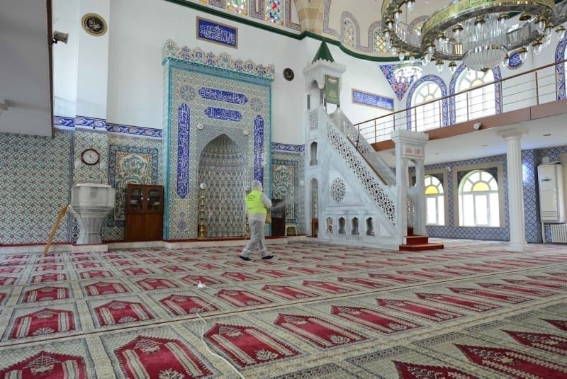 <p><b>KAĞITHANE CUMA NAMAZI KILINACAK CAMİLER</b></p><p><b><br></b></p><p>15 Temmuz Yusuf Ömürlü Camii</p><p>Abdulhamithan Camii</p><p>Ahmet Hatipoğlu Camii</p><p>Balkan Türkleri Camii</p><p>Çağlayan Çarşı Camii</p><p>Çağlayan Yeni Camii</p><p>Çağlayan Yunusemre Camii</p><p>Çeliktepe Aydınlar Camii</p><p>Çeliktepe Merkez Camii</p><p>Dayehatun Camii</p><p>Gültepe Camii</p><p>Gürsel Mh.Merkez Camii</p><p>Hamidiye Camii</p><p>Hamidiye Semt Pazarı</p><p>Hamidiye Ulu Camii</p><p>Harmantepe Camii</p><p>Huzur Camii</p><p>İhramzade Camii</p><p>İmamı Gazali Camii</p><p>Mehmet Akif Ersoy Spor Tesisleri</p><p>Mehmet Akif Ertaş Camii</p><p>Mescidi Nur Camii</p><p>Nurtepe Semt Pazarı</p><p>Ortabayır Merkez Camii</p>
