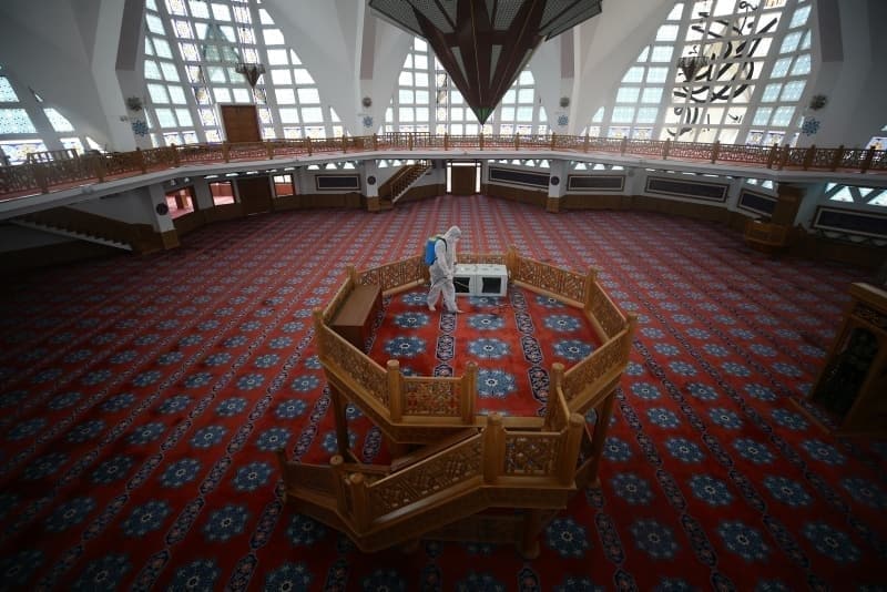 <p>Hz. Hamza Camii</p><p>Hz. Ömer Camii</p><p>İhsaniye Camii</p><p>İmamı Azam Camii</p><p>İmrahor Camii</p><p>Kandilli Camii</p><p>Kandilli Parakendeler Camii</p><p>Karadavutpaşa Camii</p><p>Kartalbaba Camii</p><p>Kısıklı Abdullahağa Camii</p><p>Koru Camii</p><p>Kotku Camii</p><p>Küçük Çamlıca Subaşı Camii</p><p>Küçük Namazgah Camii</p><p>Küçük Selimiye Çiçekci Camii</p><p>Küçüksu Bahçelievler Camii</p><p>Küplüce Camii</p><p>Marmara Üniversitesi İlahiyat Fakültesi Camii</p><p>Mihrimah Sultan (İskele) Camii</p>