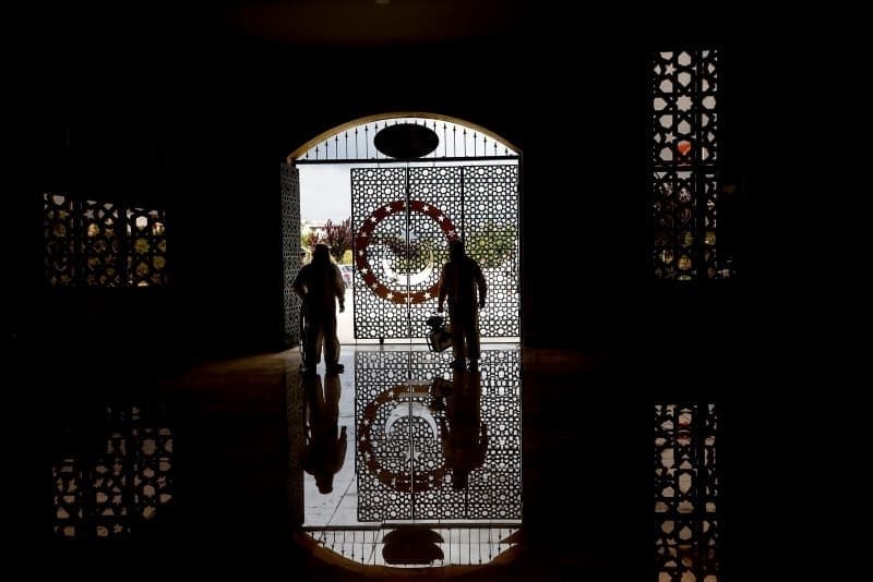 <p>ÇAMLITEPE EBU BEKİR C.</p><p>'1- ÇAMLITEPE MERKEZ C.</p><p>2- ÇAMLITEPE AŞĞ.MH.C.'</p><p>ÇAYIRBAŞI CEZAYİRLİ GAZİ HASAN PAŞA C. </p><p>ÇAYIRBAŞI DAĞEVLER ESENTEPE C</p><p>ÇAYIRBAŞI PTT EVLERİ C.</p><p>DEMİRCİKÖYÜ MH.C.</p><p>DOSTEVLER C.</p><p>EMİRGAN HAMİDİ EVVEL C.</p><p>FATİH ORMANI C.</p><p>FATİH SULTAN MEHMET C.</p><p>GARİPÇEKÖYÜ MH.C.</p><p>GÜMÜŞDERE MH.C.</p><p>'1- HUZUR C.</p><p>2- OTO SANAYİİ C.'</p><p>'1- HZ.EBUBEKİR C.</p><p>2- ÇİÇEK C.'</p>