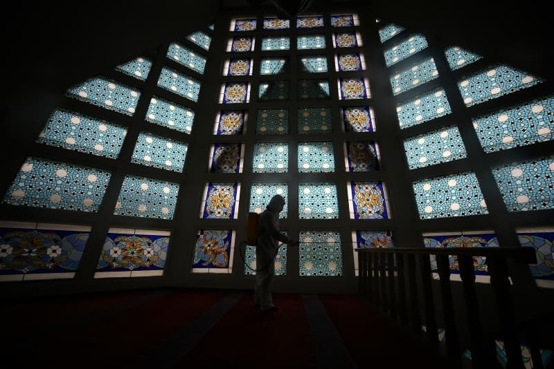 <p><b>TUZLA CUMA NAMAZI KILINACAK CAMİLER</b></p><p><b><br></b></p><p>Akfırat Merkez Camii</p><p>Anadolu Mh.Akşemsettin Camii</p><p>Aydınlı Ebubekir Camii</p><p>Aydınlı Mh.Deri Sanayi Camii</p><p>Aydınlı Mh.Hacılar Camii</p><p>Aydınlı Mh.Hüda Camii</p><p>Aydınlı Mh.Yunusemre Camii</p><p>Hz.Osman Camii</p><p>İstanbul Anadolu Yakası Org. San. Bölgesi Camii</p><p>Necip Fazıl Kısakürek Camii</p><p>Nişancı Mehmet Paşa Camii</p><p>Tuzla Emlak Konut Camii</p><p>Üskübi Melek Aras Camii</p><p>Aydıntepe Mh.Yeşildere Merkez Camii</p><p>Nazmi Durbakayım Camii</p><p>Yavuzevler Camii</p><p>Gisbir Sahil Camii</p><p>Evliya Çelebi Mh.Evliya Çelebi</p>