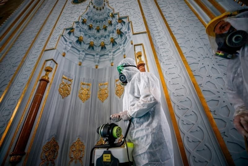 <p><b>SARIYER CUMA NAMAZI KILINACAK CAMİLER</b></p><p><b><br></b></p><p>'1- ATATATÜRK OTOSANAYİ NAZMİ AKBACI C.</p><p>2- OTO SANAYİ ŞAHİNOĞLU MESCİDİ'</p><p>AYAZAĞA ÇAKIRLAR MH.MEHMET AKİF C.</p><p>'1- AYAZAĞA YEŞİLTEPE C.</p><p>2- AYAZAĞA MESCİDİ AKSA C.'</p><p>BAĞLARMEVKİ CEVAHİRLER C.</p><p>BAHÇEKÖY NURAY ARTAM C.</p><p>BALTALİMANI FATİH SULTAN MEHMET C. (Taşlıbayırdaki)</p><p>BALTALİMANI MERKEZ C.</p><p>BALTALİMANI TAŞOCAKLARI C.</p><p>BOĞAZKENT FATİH SULTAN MEHMET C.</p><p>BÜYÜKDERE KOCATAŞ MH.C.</p><p>CUMHURİYET MH.HACIOSMAN C. </p><p>ÇAMLIK SEVGİ C.</p>