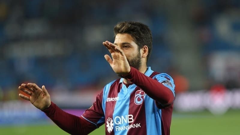 <p><b>MARIO GOMEZ Mİ DIDIER DROGBA? </b></p><p>Gomez demem lazım ama gerçekçi olursak Drogba</p>