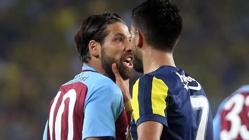 <p><b>KADIKÖY DEPLASMANI MI ALİ SAMİ YEN Mİ DAHA ZOR? </b></p><p>Kadıköy çünkü Ali Sami Yen'de 2 galibiyetim var. Kadıköy'de galibiyetim yok. Denizlispor ile bu sezon yaklaşmıştık. Fenerbahçe beraberliğe şampiyon gibi sevindi. Bu bizim büyük takım olduğumuzu gösteriyor.</p>