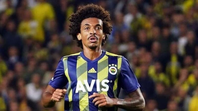 <p>4- TFF Ynetim Kurulu yabanc futbolcu saysnn kesinlikle snrlandrlmasn istiyor. yeler arasnda ar basan gr ise; 6's sahada, 2'si kulbede olmak zere toplam 8 yabanc olmas.</p>