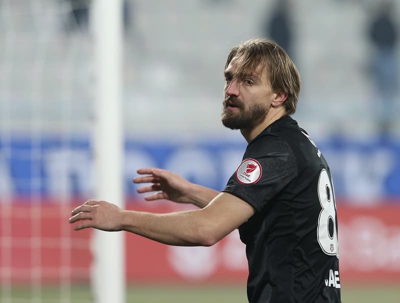 <p>'Her zaman �ncelikle s�zle�menin devam etti�i kul�ple g�r��mek ve �artlar�n konu�ulmas� laz�m.</p>