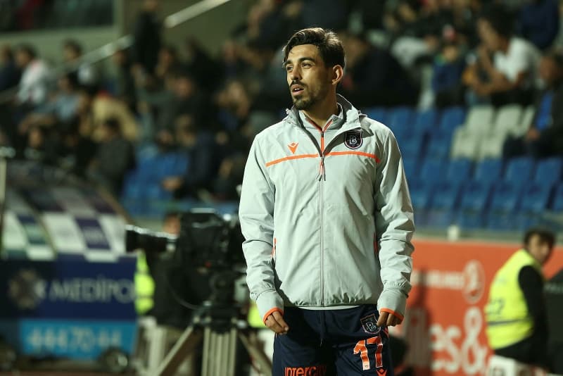 <p><b>�RFAN CAN KAHVEC� ���N �SPANYA BASININDA SEV�LLA �DD�ALARI VAR, SON DURUMU NED�R?</b><br></p><p>Bu haberler �spanya'dan de�il T�rkiye'den ��k�yor ama �spanyol bas�n� da kullan�yor. �rfan Can'�n iddia edildi�i gibi 'yurt d��� tak�mlar�n�n teklifleriyle ilgilenmiyorum' s�zleri de asparagas.</p>