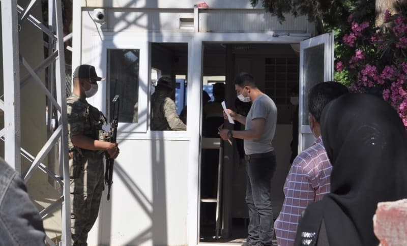 <p>SON DAKİKA! Ne zaman terhis olacaklarını bekliyorlardı... MSB onay verdi eve dönüşler başladı</p>